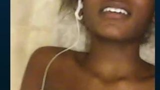 Skype avec une black sexy, partie 3
