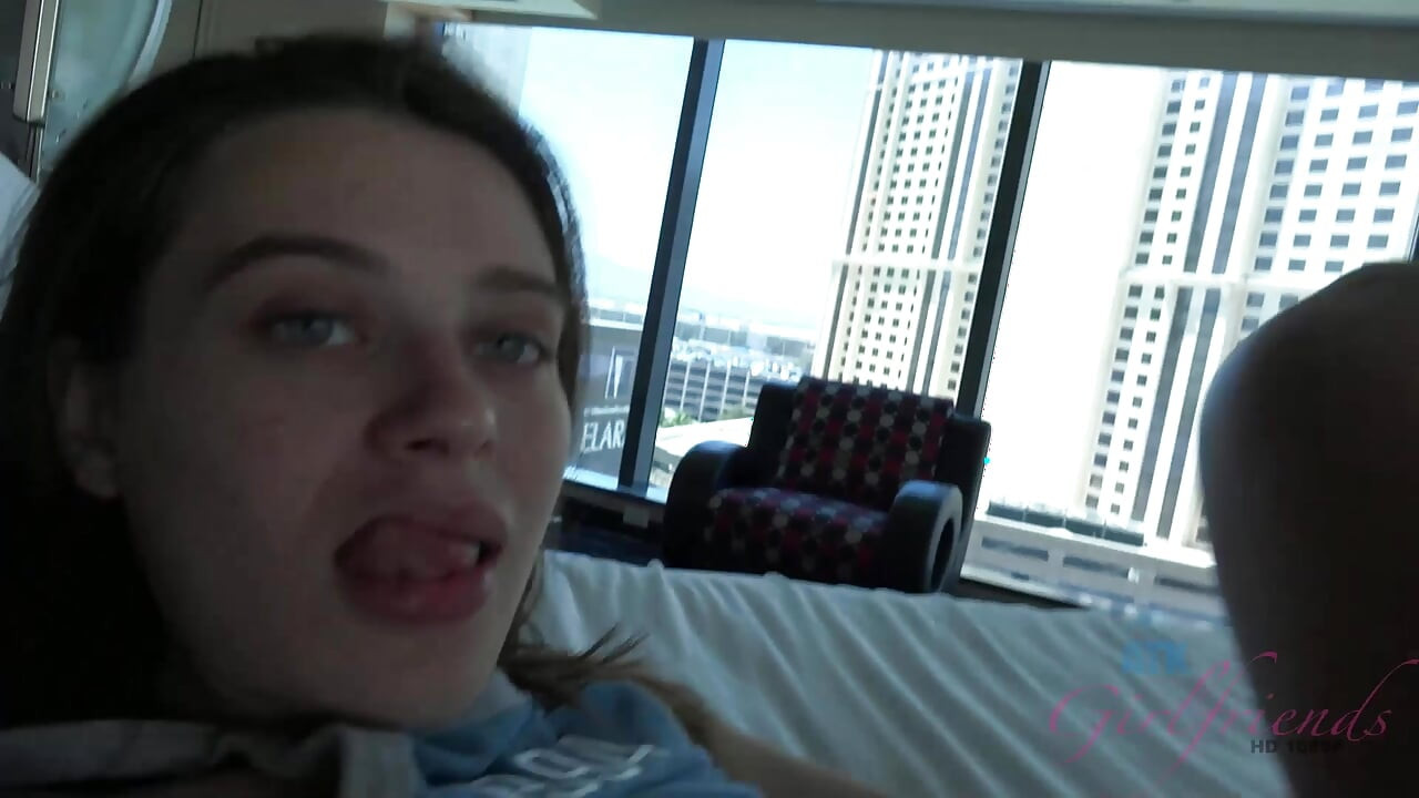 POV μελαχρινή Lana Rhoades γαμήσι βυζιά, πίπα & Doggystyle γκρίνια - παίρνει μεγάλο καυτό φορτίο στο πρόσωπο
