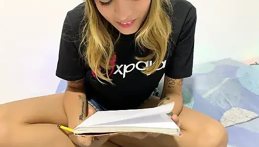 STEPSISTER GIVES CHRISTMAS GIFT AND ENDS UP IN FUCKING