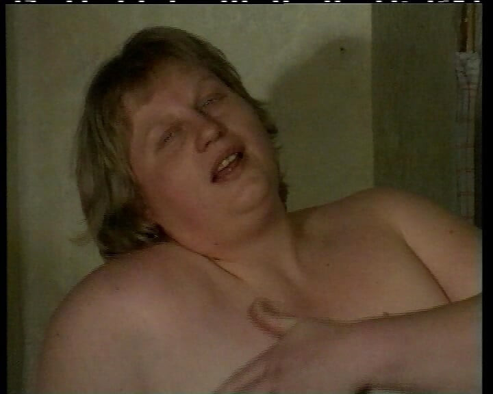 BBW tysk amatør tispe leker med stort sexleketøy