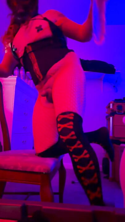 TheXDemon pertunjukan dildo banci