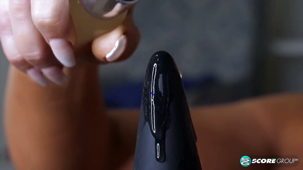 Alura Jenson: Peituda ass-stretcher