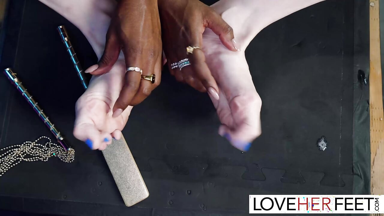 Dominant Goddess Kyaa Chimera Foot Fuck Sexy Ana Foxxx