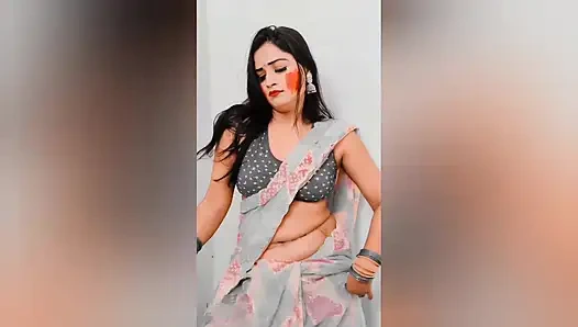 ITNE DINO BAAD KAAMWALI BAI KO CHODNE KA MOUKA MILA