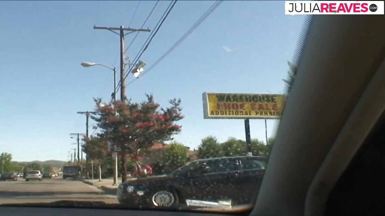 Adam beni çok sert sikiyor