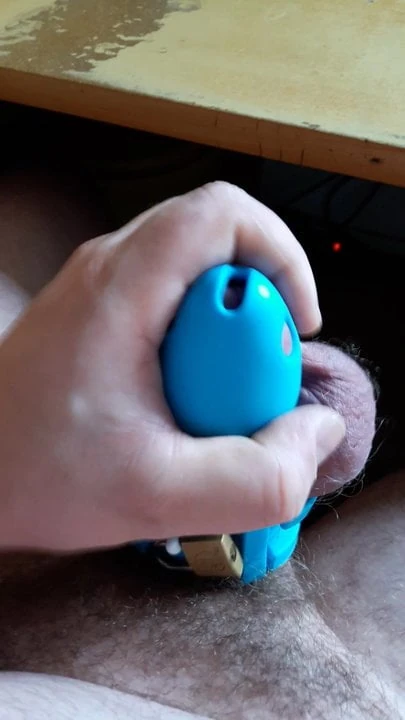 after 1.5 weeks in chasity trying to cum