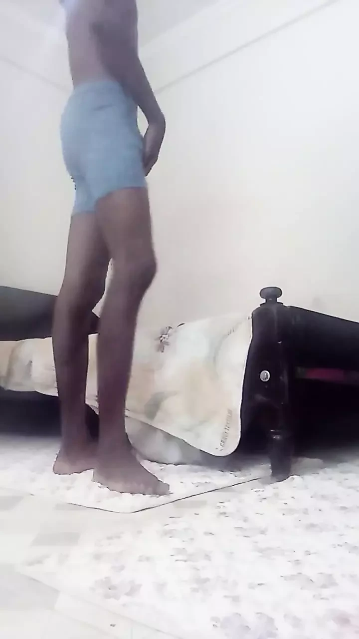 Přijďte mi ráno vykoukat černého ptáka afrického chlapce