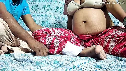 Genç oğlan ve kız yatak odasında seks yapıyor 39765