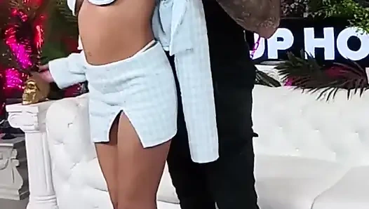 Chloe Amour nade'in büyük yarağıyla götünü genişletiyor!