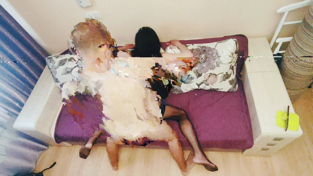 דוגמנית מילף רזה וצרה בקסטינג
