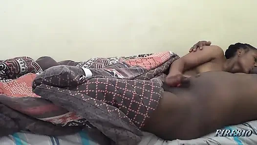 Bermain Dan Membelai Kontol Sambil Ciuman Dalam, Lalu Nyepong Kontol Hitam