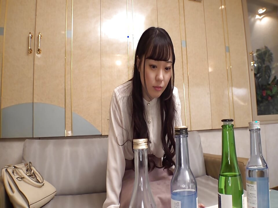 P122G04 Pick up an older sister with a neat and quiet atmosphere and go to the hotel! In fact, a girl with a strong libido who is expecting a naughty development