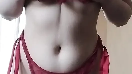 Ich mache Video für meinen stiefvater, striptease, masturbiere meine enge muschi und ficke mich mit Spielzeug