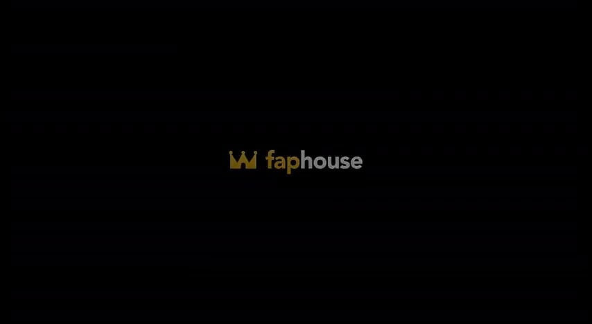 Lateks lesbian + percubaan strap-on (tiada audio tetapi muzik )