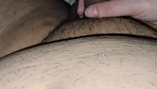 Üvey anne üvey oğluna elle muamele ereksiyonda yarak ağlatıyor