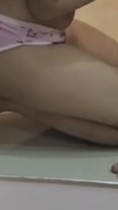 Quick Blowjob and Sex in the Hotel Room with Gorgeous Indian Girl