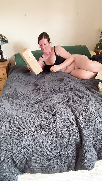 original bad gal in the house home alone hot and ready feeling horny and ready for oiled up fun session