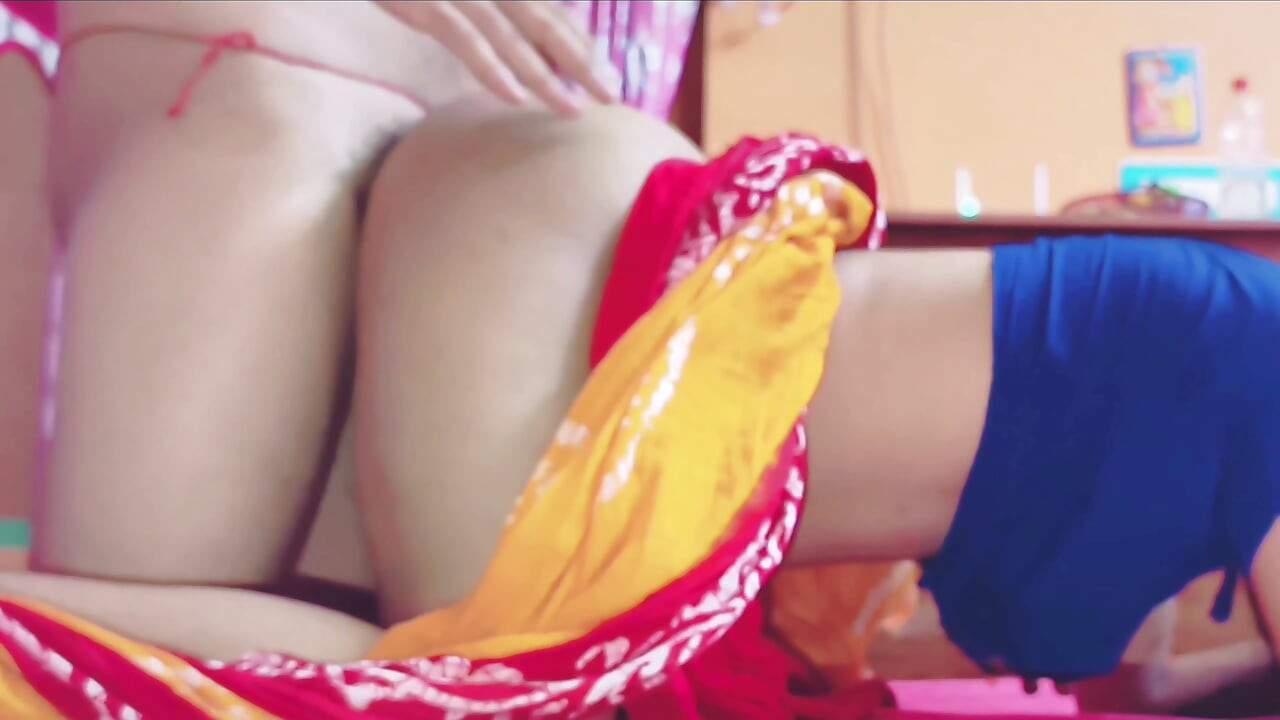 Kolkata Boudi recebe buceta dedada e real duro martelando e gemendo como prostituta