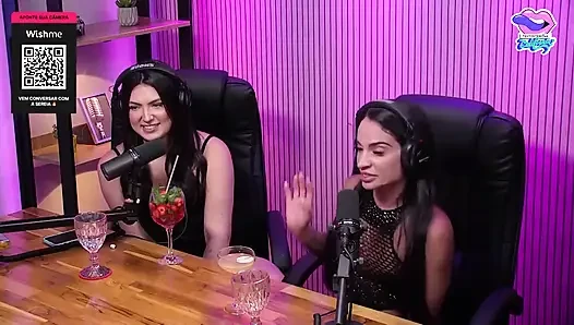Aksi hot lesbian latina di ranjang!