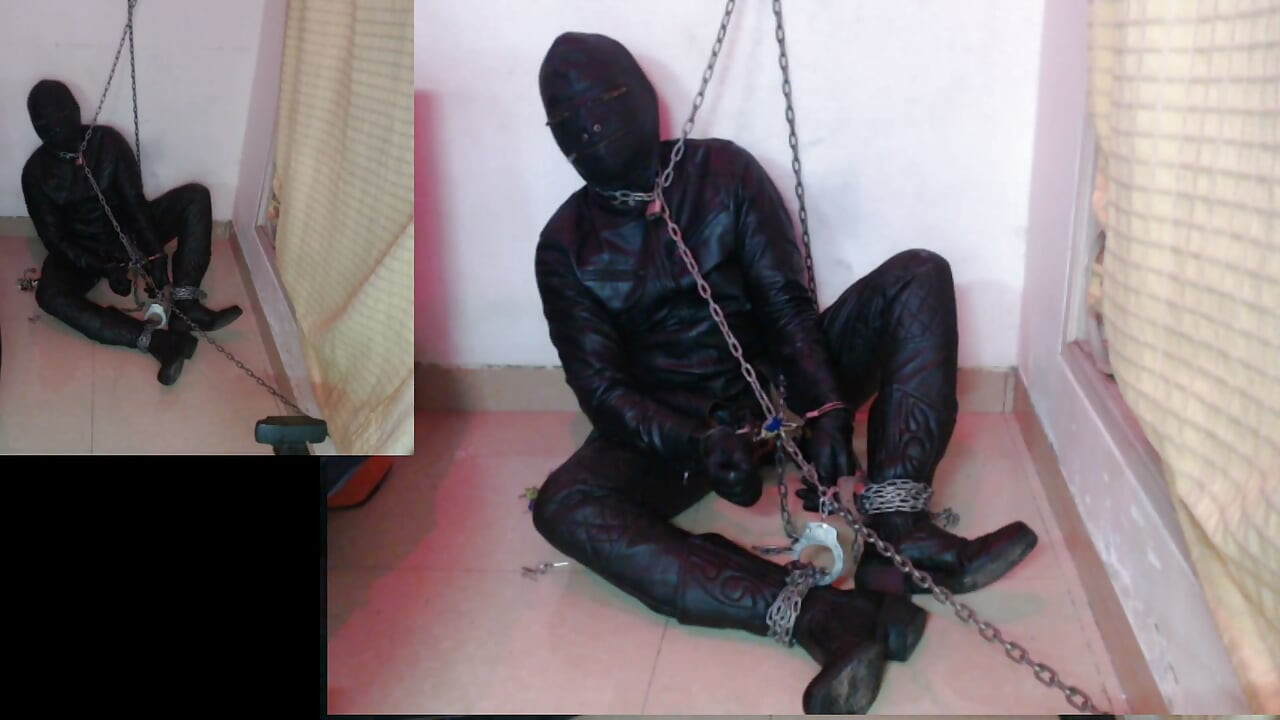 Autobondage Gay em Couro