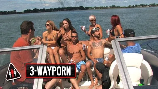 Трехстороннее порно - групповая секс-вечеринка с большой лодкой - часть 2