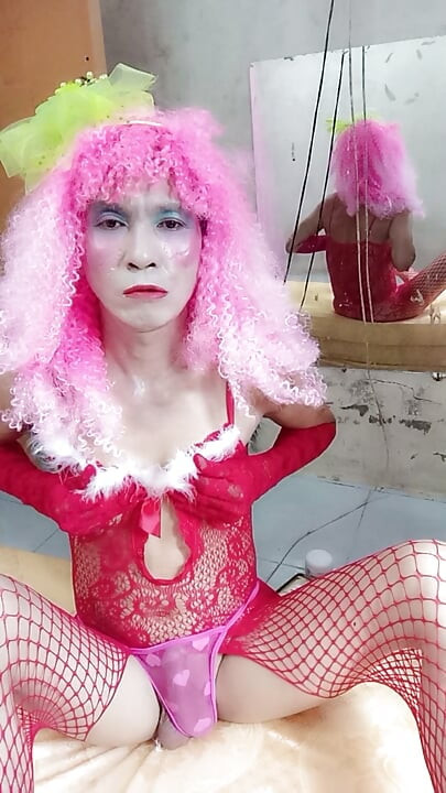 Transgender Le wearing sexy mesh socks porn playing with fake cans