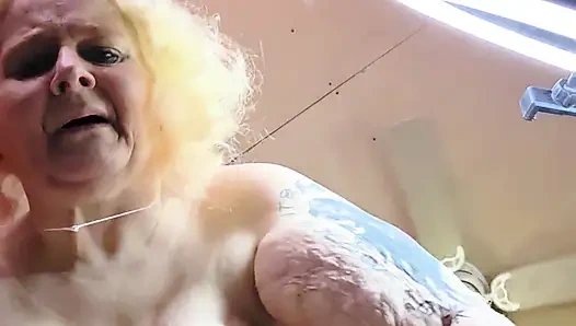 Standing N Squirting Whose She Hurting?