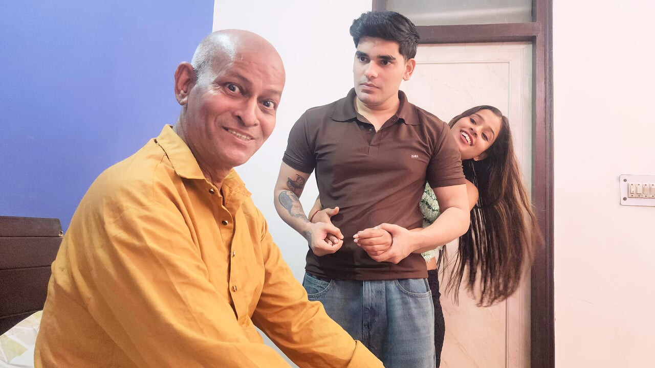 Indian threesome Ronamtic Video, Sotele Budhe Ne Sotele Bete Ke Girlfriend ke Sath Romance Or Hardcore Sex Kiya