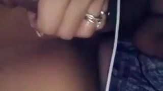 Шмель с сексуальным трансом в любительском видео с хуем XXX