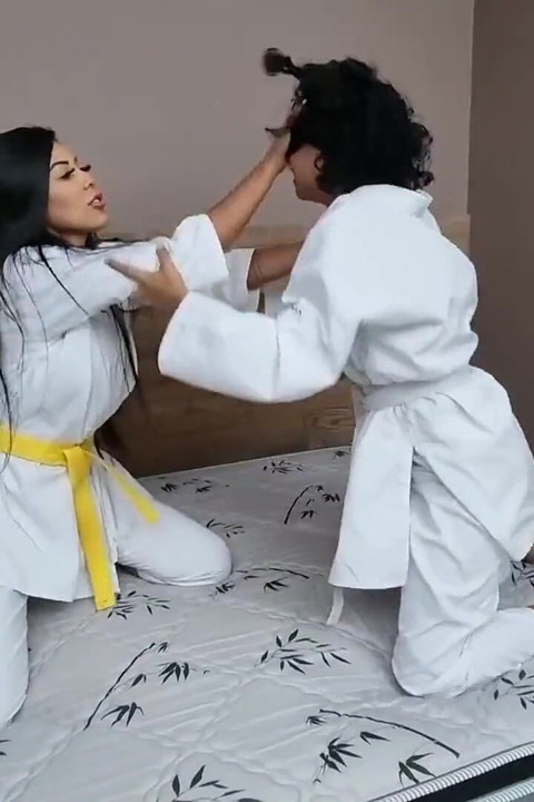 Fight judoka - Izabella paes and Nataly