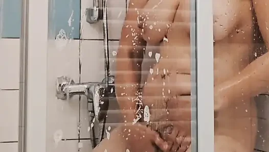 Spaß in der Dusche - echt, heiß, orgasmisch, stöhnend