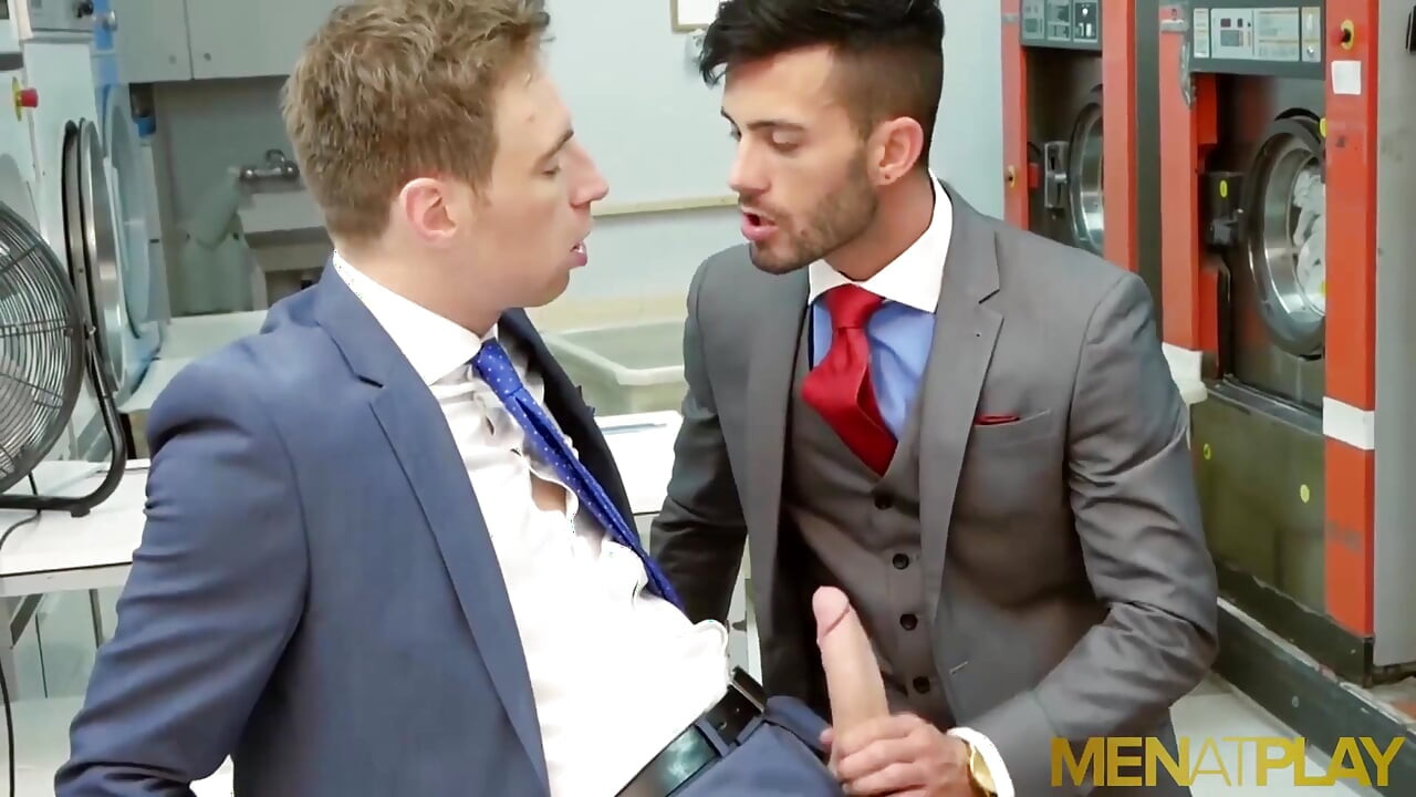 Menatplay blond Kayden Gray anal fucks suited stud Andy Star