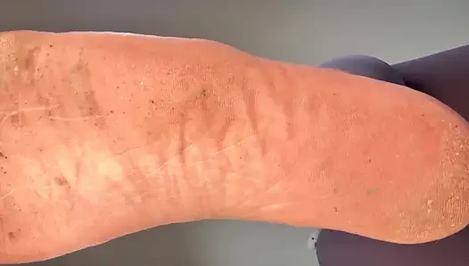 Грязные ступни