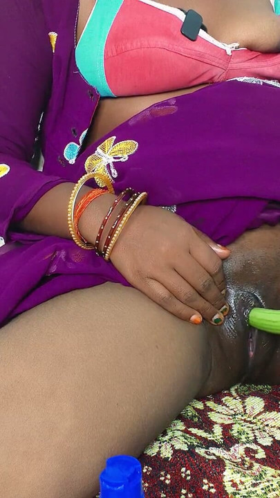 A lonely Desi lonely woman in the village is yearning to get | Clip 1