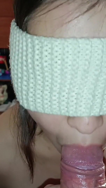 Alyona ขัดเกลาหัวควยด้วยปากเธอจนเธอเปล่งประกายและน้ําแตกในปากเธอ | คลิป 2