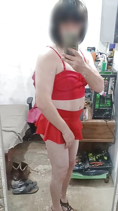 Kırmızı seksi etek