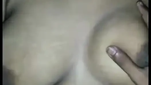 Gadis desi mengisap kontol dan handjob
