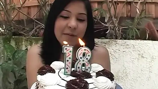 Cewek cantik alami lagi asik ngentot kontol sampai dicrot di muka