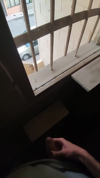 早上在窗边撸管