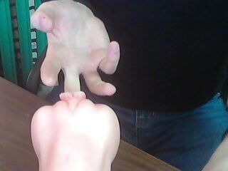 Schnelles Fingern meiner Muschi aus Silikon-Freundin
