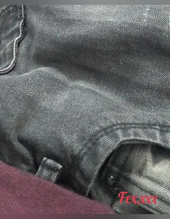 私は18+歳のスティ・メエが好きで、とても魅力的でセクシーな女性です