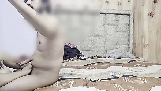 Abang tiri dan adik tiri habis-habisan di ranjang