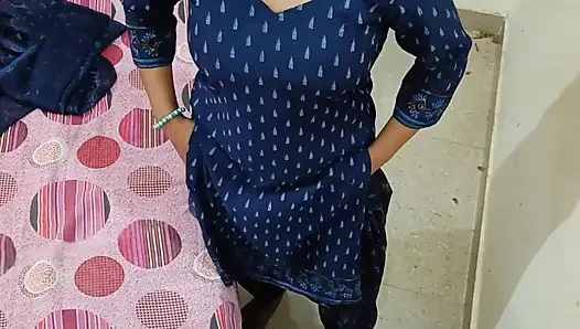 18 Yers yaşlı Hintli desi köyü üvey üvey kız kardeş üvey erkek kardeşiyle ilk kez seks yapıyor net Hintçe ses