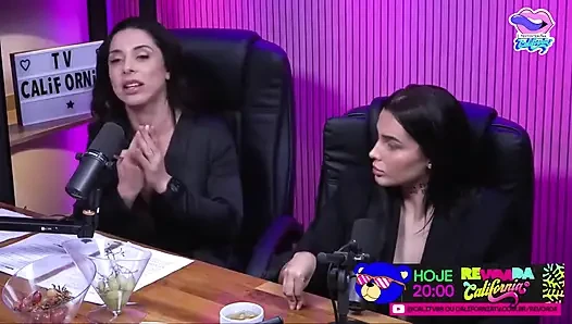 İki ateşli kız edepsizce konuşuyor - bruna carlos ve luciana picchi