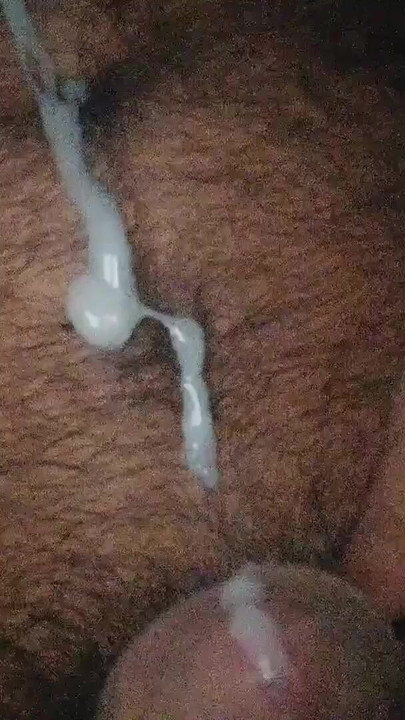 Ključni trenutak iz "Two Cum Continue - Alone Boy Masturbating"
