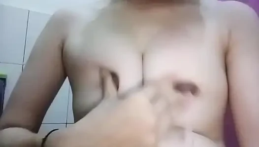 Memek basah sange colmek sendiri meskipun lagi hamil besar