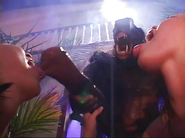 On aime baiser comme ça, sauvagement