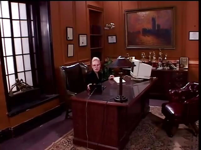 Belangrijkste schreeuwende brunette slet