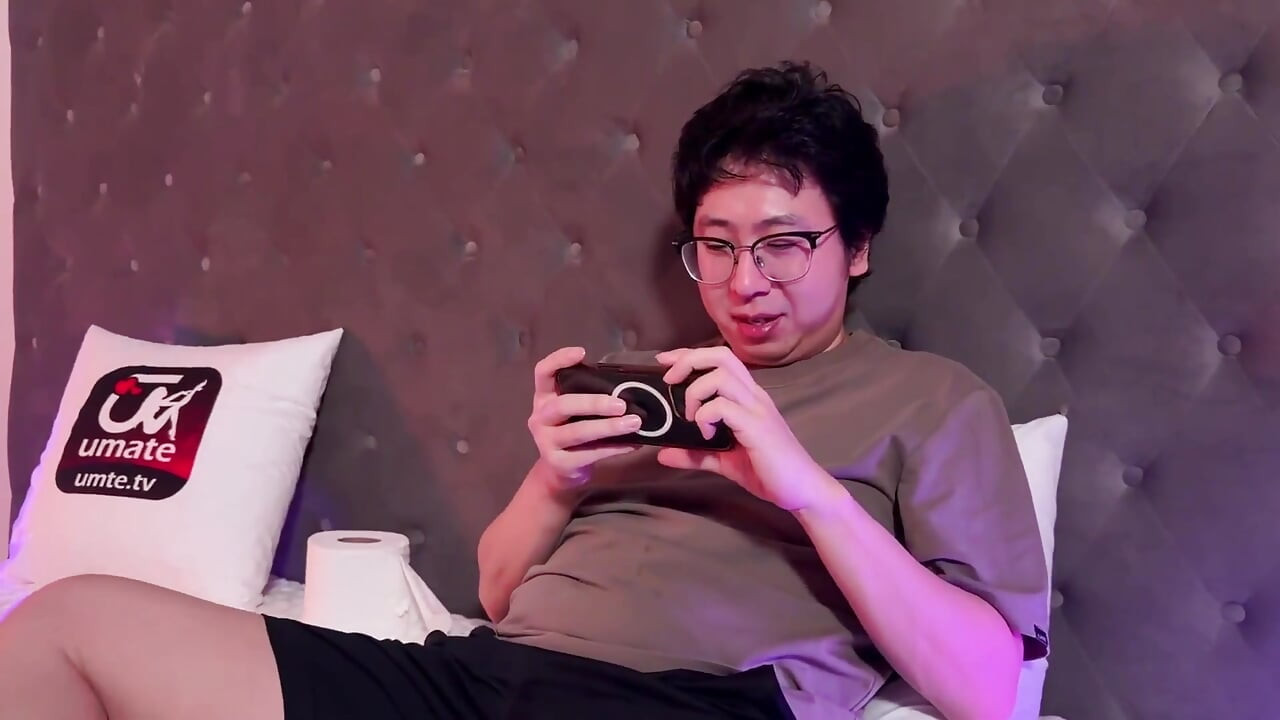 Різдвяний Спецвипуск - Бажаєте Успіху? Інтернет-зірка Азійська Шльондра Смокче М'ясні Палички, Як Шалена