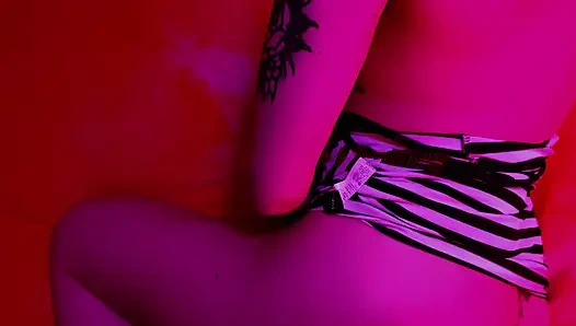 Я позволил моей жене Succubus пососать мою душу и заставить эту киску кончить